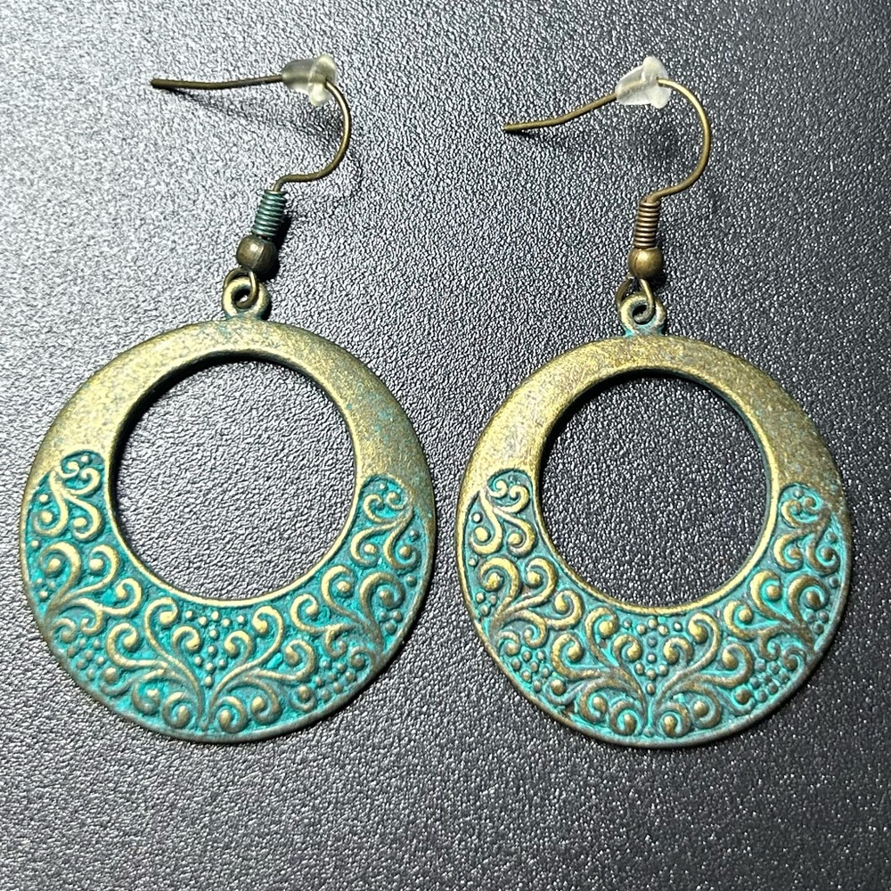 Elegant Patina Gold-tone Hoop Earrings